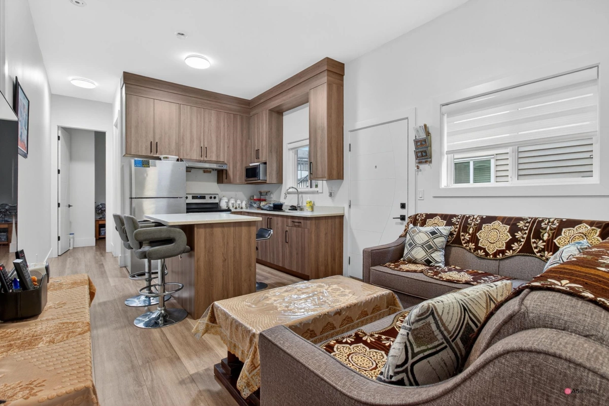 Laundry Room Photo of 17925 56a Avenue, Surrey, BC