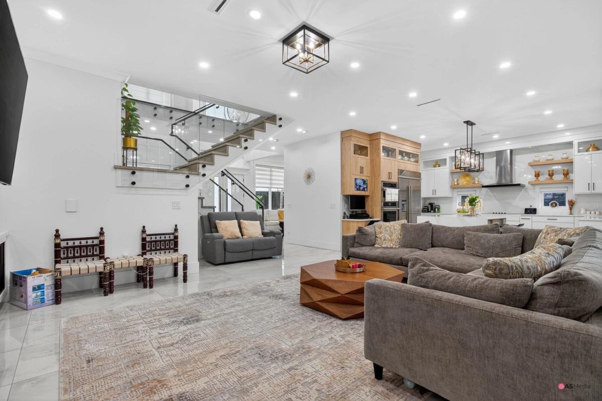 Primary Bathroom Photo of 17925 56a Avenue, Surrey, BC