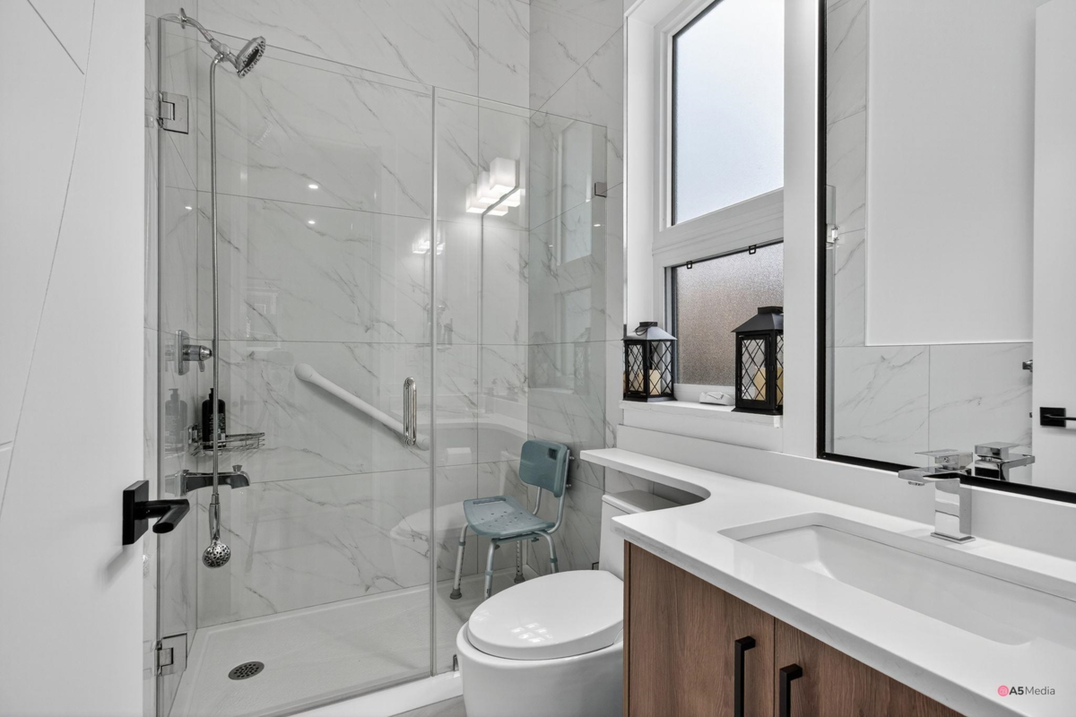 Staircase Photo of 17925 56a Avenue, Surrey, BC