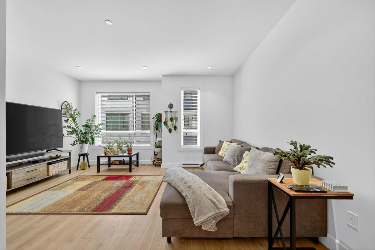 Guest Bathroom Photo of 16 5476 Brydon Crescent, Langley, BC