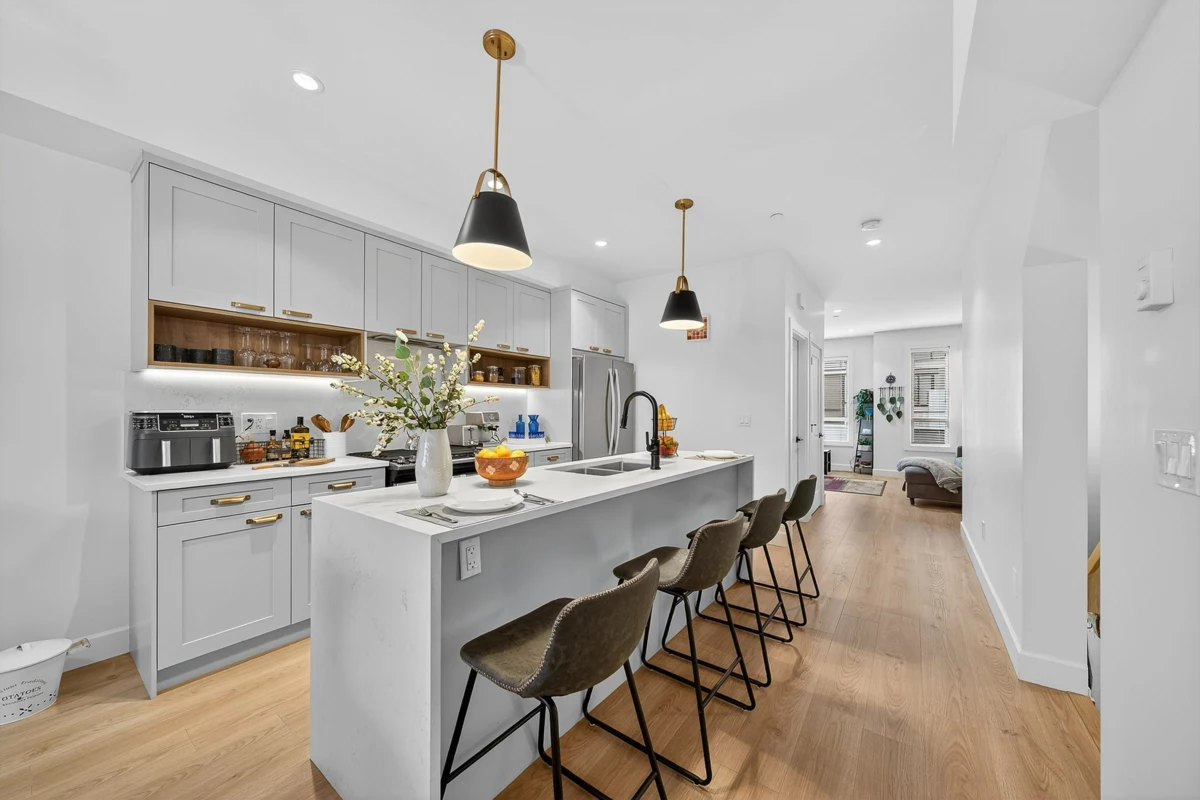 Kitchen Island Photo of 16 5476 Brydon Crescent, Langley, BC