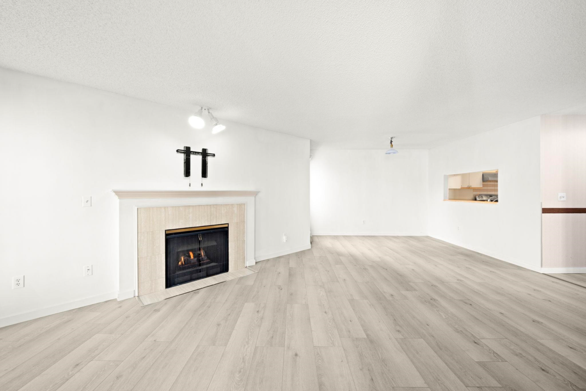 Kitchen Photo of 235 7451 Moffatt Road, Richmond, BC