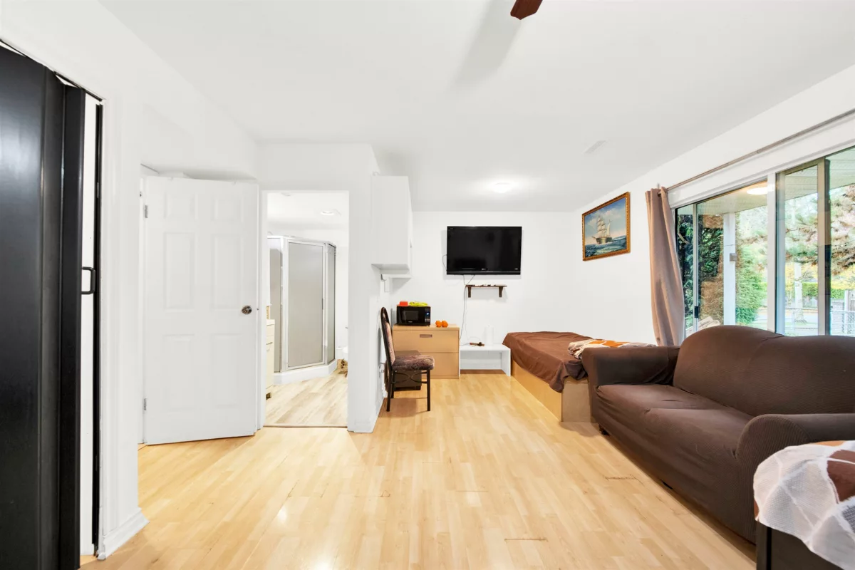 Family Room Photo of 44 8280 121a Street, Surrey, BC