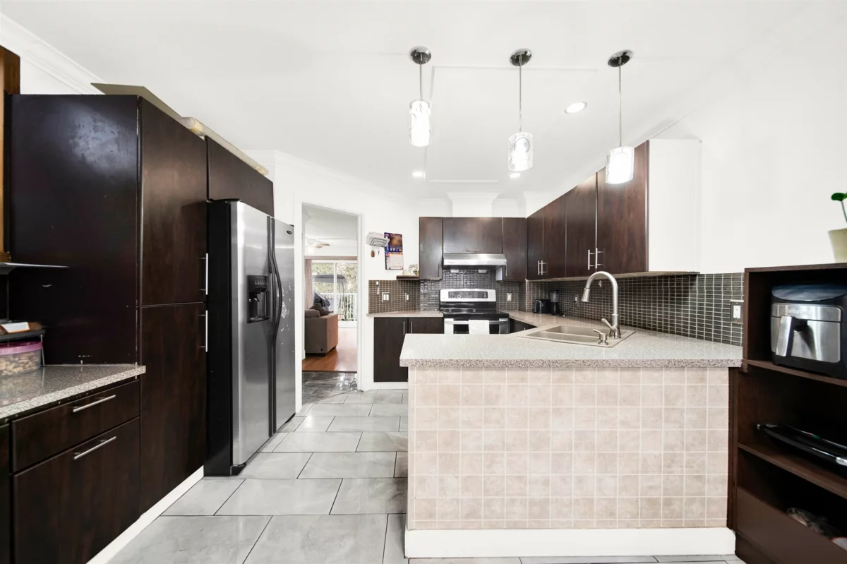 Guest Bathroom Photo of 44 8280 121a Street, Surrey, BC