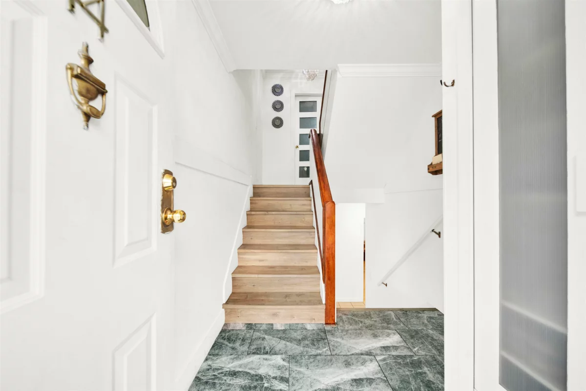 Kitchen Island Photo of 44 8280 121a Street, Surrey, BC
