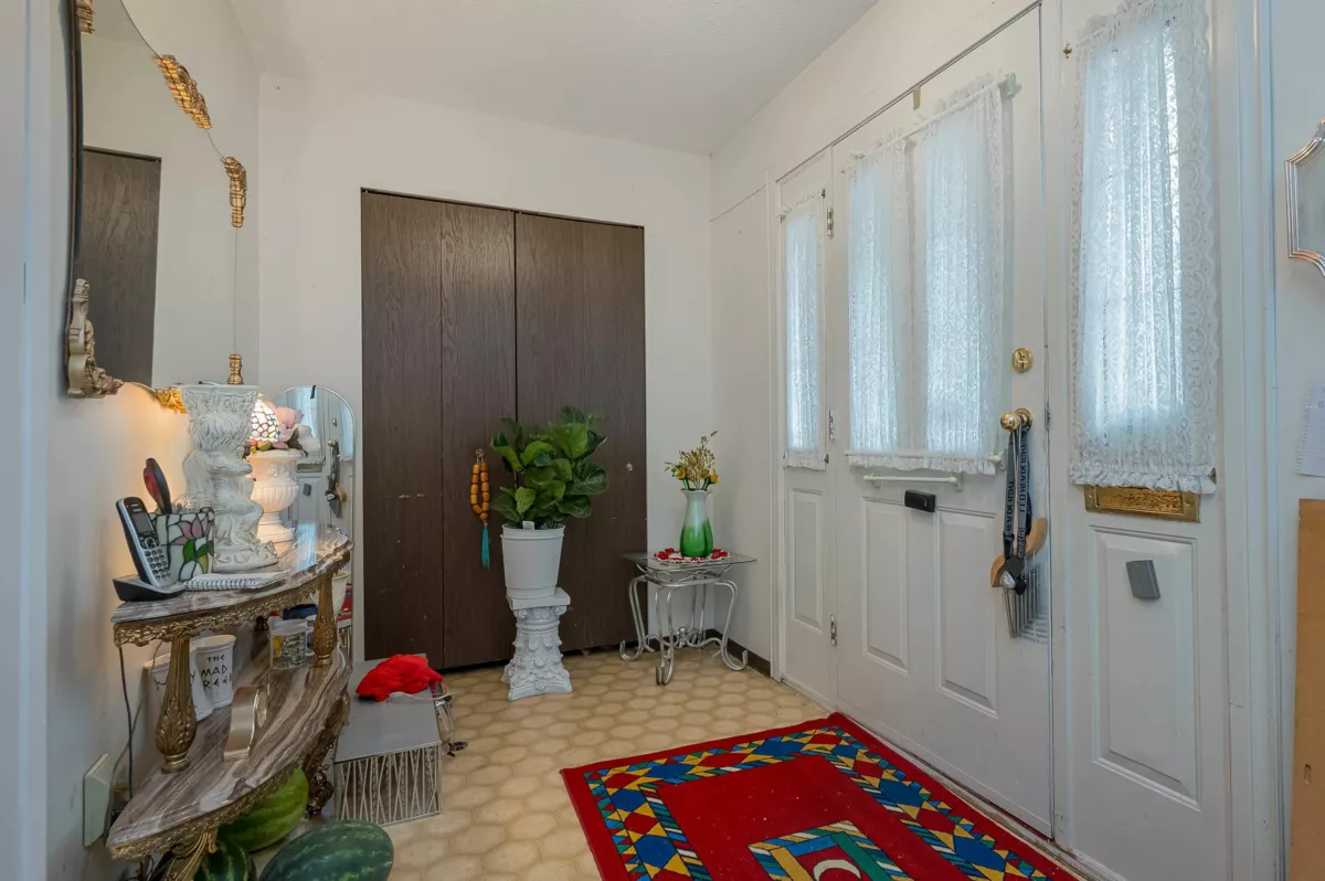 Breakfast Nook Photo of 4820 200 Street, Langley, BC