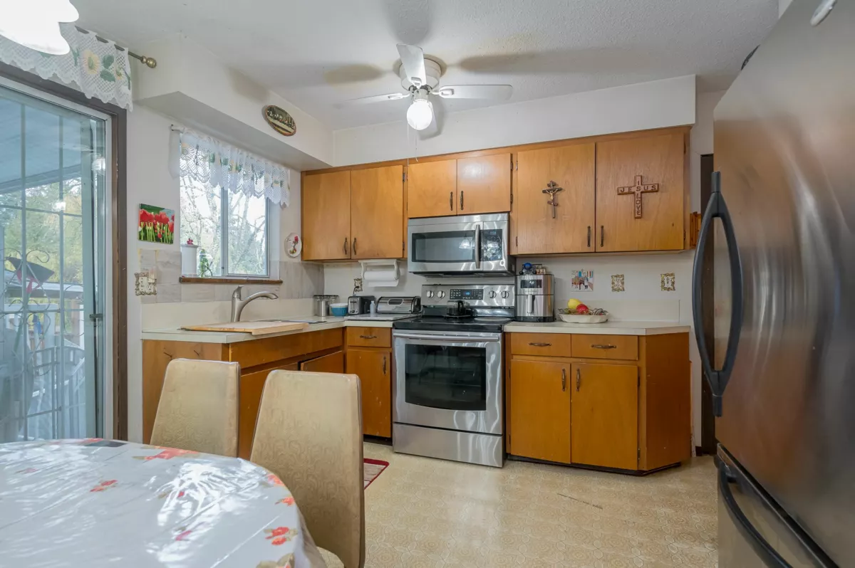 Guest Bathroom Photo of 4820 200 Street, Langley, BC
