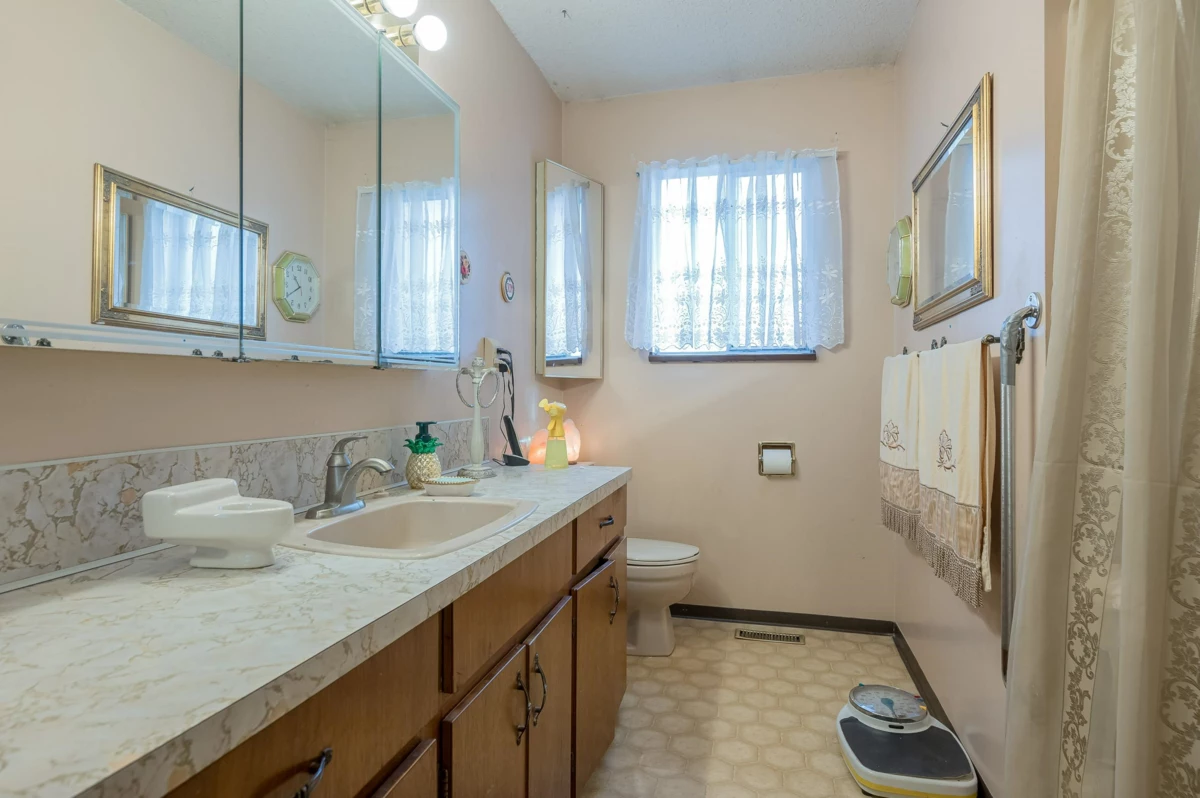 Hallway Photo of 4820 200 Street, Langley, BC