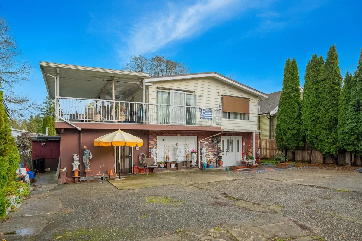 Kitchen Photo of 4820 200 Street, Langley, BC