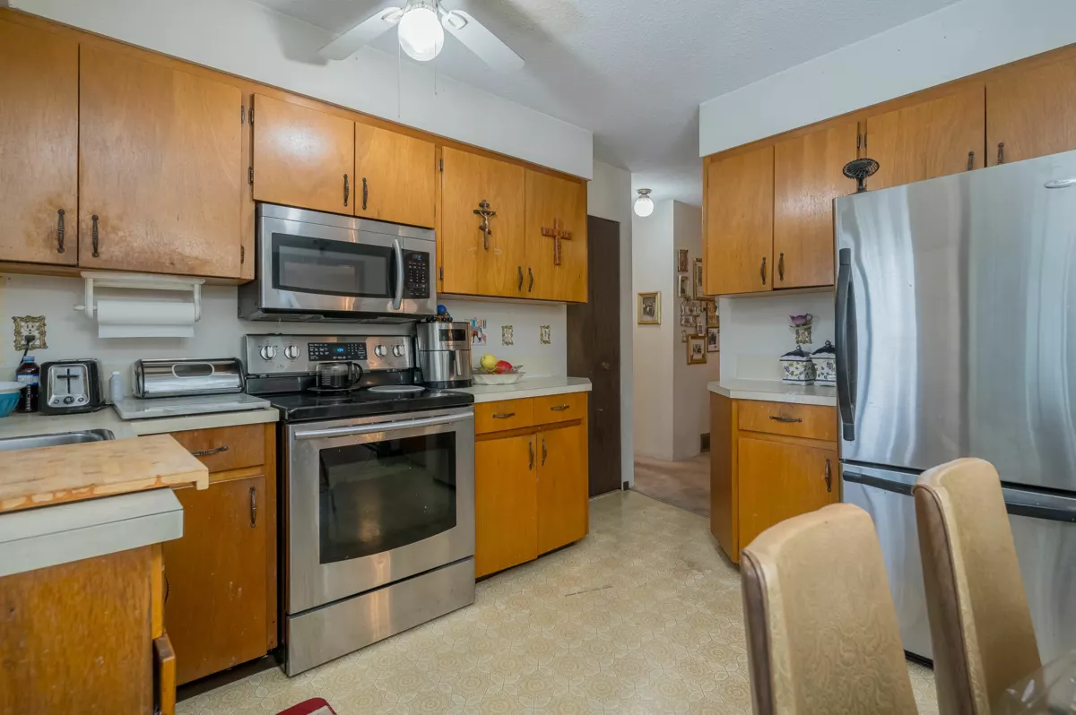 Powder Room Photo of 4820 200 Street, Langley, BC