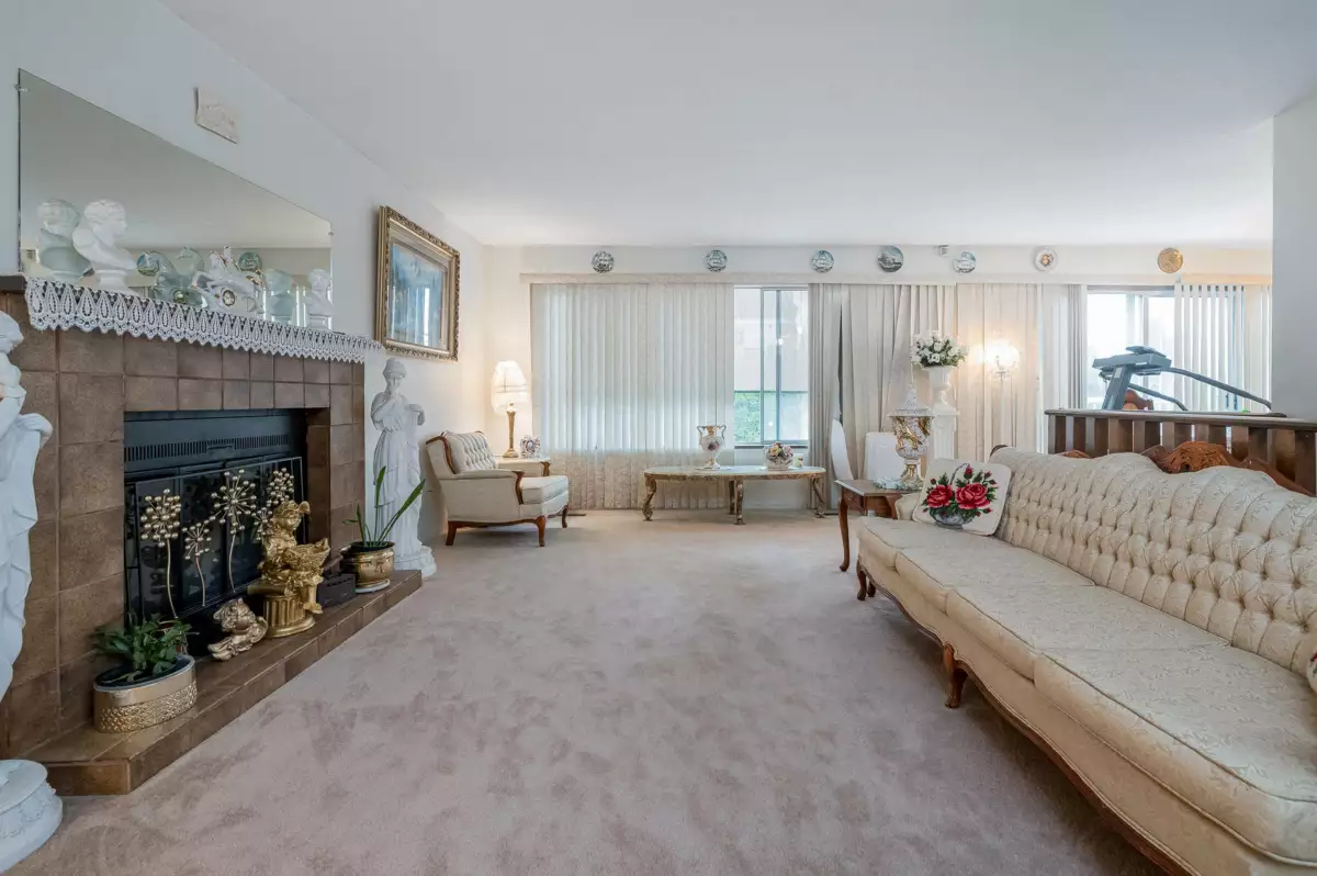 Walk-In Closet Photo of 4820 200 Street, Langley, BC