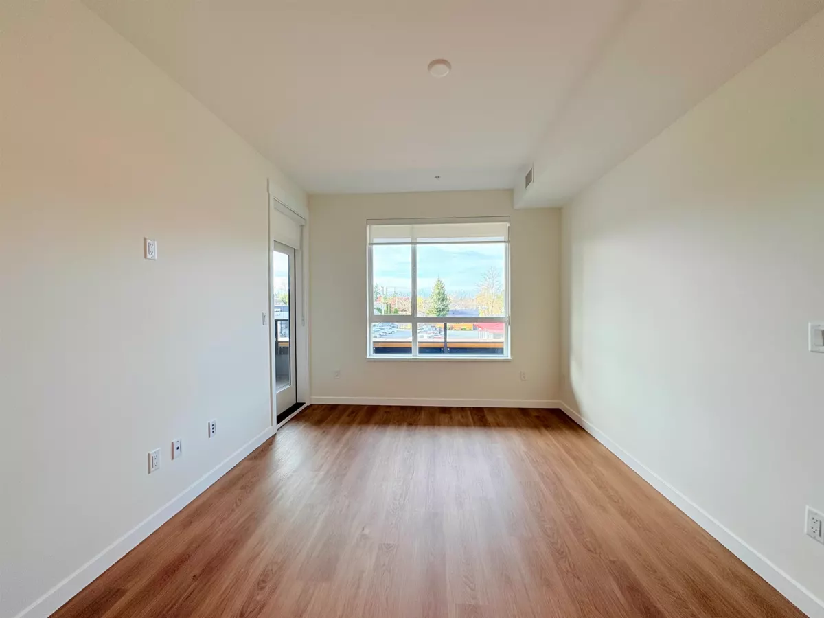 Entry Foyer Photo of 203 27215 Aldergrove Town Centre Drive, Langley, BC