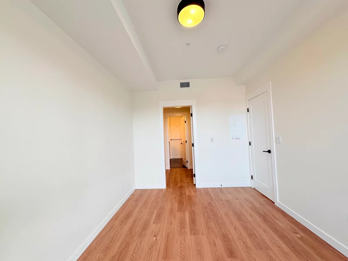 Primary Bathroom Photo of 203 27215 Aldergrove Town Centre Drive, Langley, BC