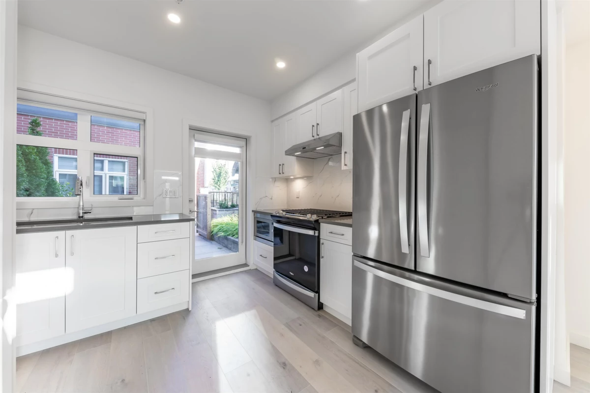 Basement Recreation Room Photo of 7 6988 Griffiths Avenue, Burnaby, BC