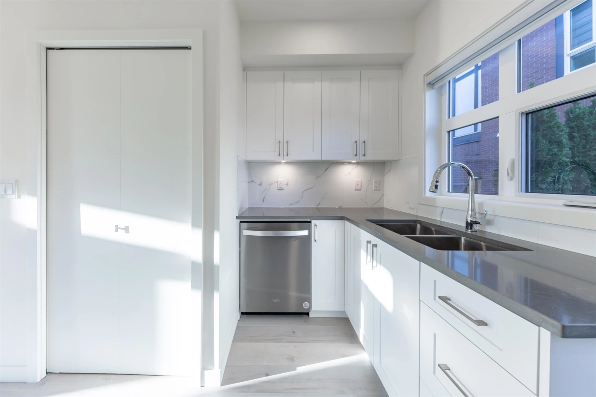 Entry Foyer Photo of 7 6988 Griffiths Avenue, Burnaby, BC