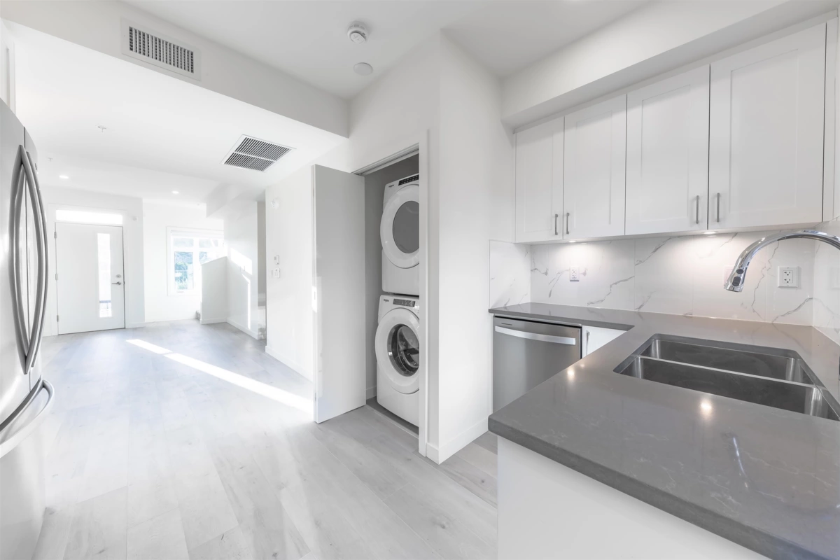 Hallway Photo of 7 6988 Griffiths Avenue, Burnaby, BC