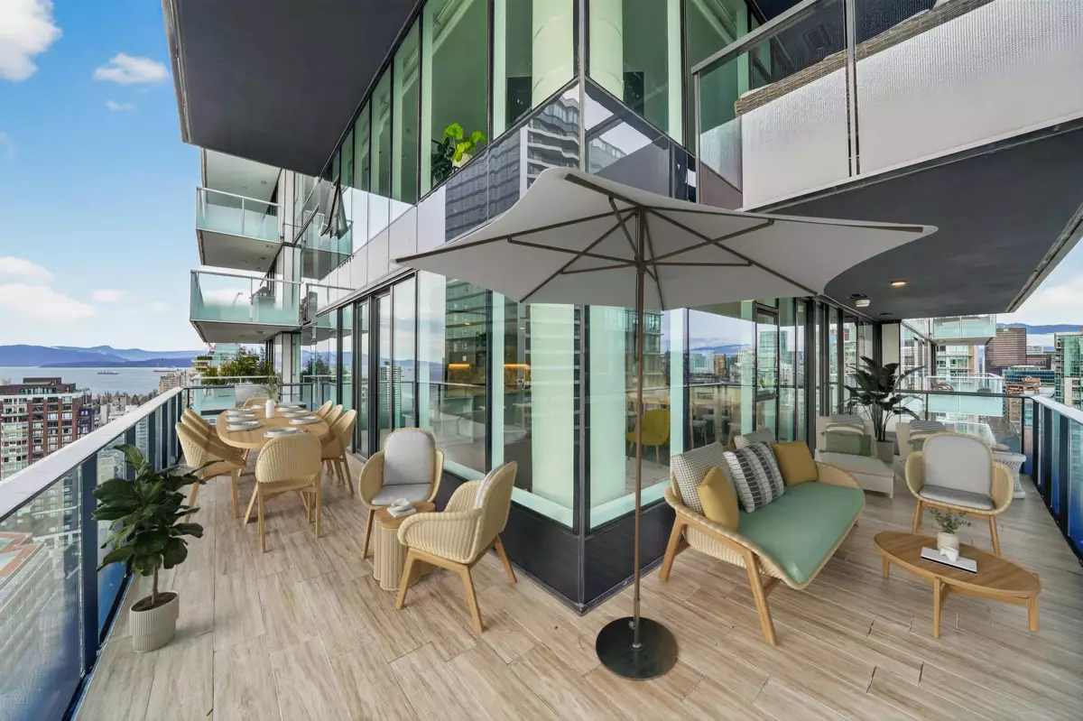 Walk-In Closet Photo of 2403 1335 Howe Street, Vancouver, BC