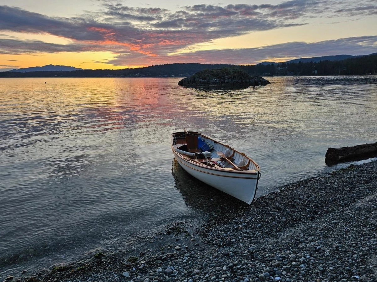 Breakfast Nook Photo of 6035 Silverstone Lane, Sechelt, BC