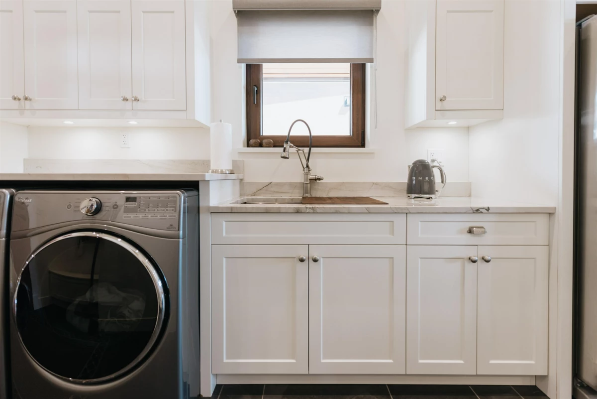 Entry Foyer Photo of 6035 Silverstone Lane, Sechelt, BC