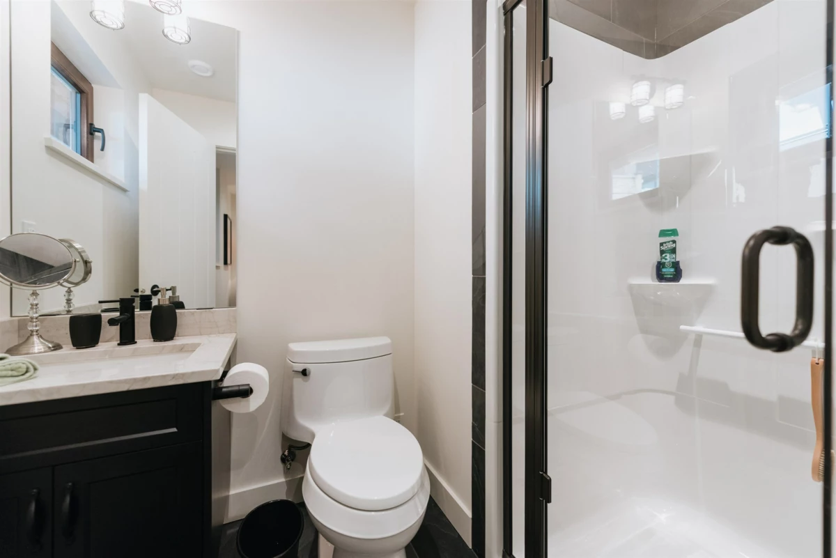 Hot Tub / Spa Photo of 6035 Silverstone Lane, Sechelt, BC