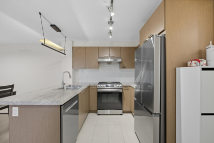 221 9500 Odlin Road, Richmond, BC, Richmond — Apartment/Condo for sale