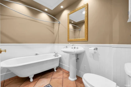 Hallway Photo of 7708 Heather Street, Vancouver, BC