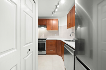 213 436 Seventh Street, New Westminster, BC, New Westminster — Apartment/Condo for sale