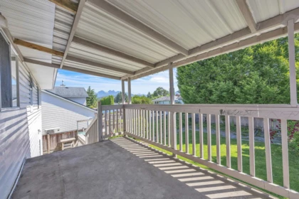 Entry Foyer Photo of 12326 Aurora Street, Maple Ridge, BC