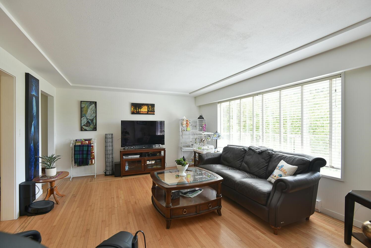 Breakfast Nook Photo of 2855 Lacey Place, Roberts Creek, BC