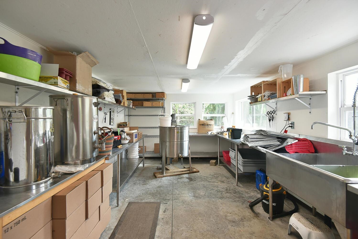 Hot Tub / Spa Photo of 2855 Lacey Place, Roberts Creek, BC