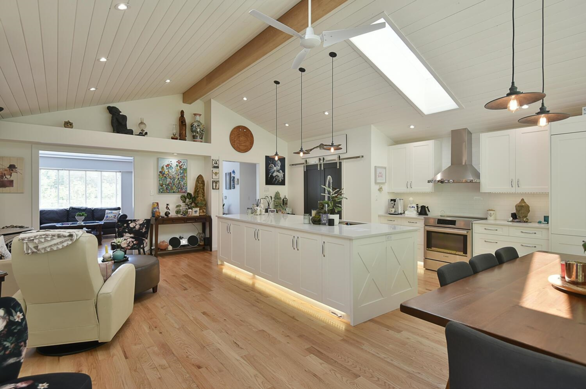 Kitchen Photo of 2855 Lacey Place, Roberts Creek, BC
