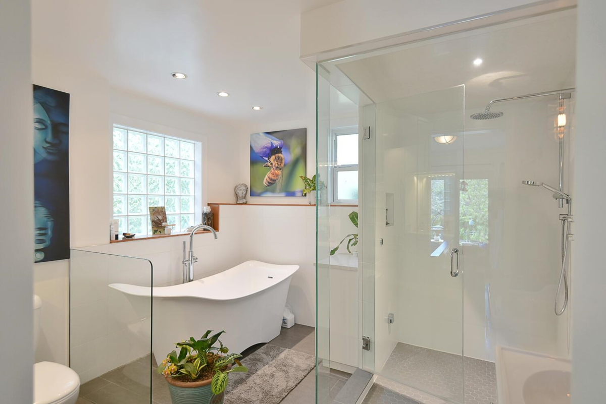 Powder Room Photo of 2855 Lacey Place, Roberts Creek, BC