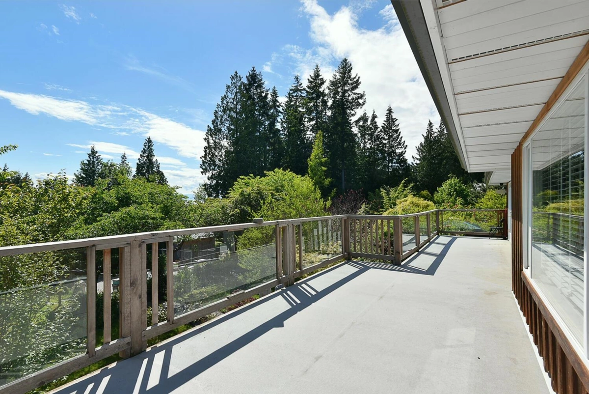 Walk-In Closet Photo of 2855 Lacey Place, Roberts Creek, BC
