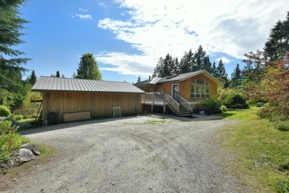 2855 Lacey Place, Roberts Creek, BC, Roberts Creek — Single Family Residence for sale