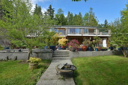 Staircase Photo of 2855 Lacey Place, Roberts Creek, BC