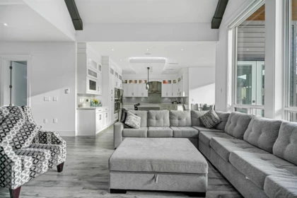 Basement Recreation Room Photo of 14932 35a Avenue, Surrey, BC