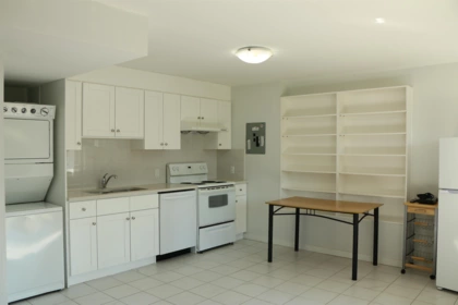 Community Amenities Photo (Clubhouse) of 2161 Drawbridge Close, Port Coquitlam, BC