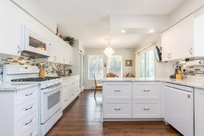 Kitchen Island Photo of 50871 O'byrne Road, Chilliwack, BC