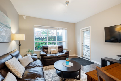 101 6470 194 Street, Surrey, BC, Surrey — Apartment/Condo for sale