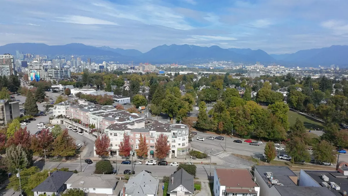 Garden / Landscaping Photo of 5 531 E 16th Avenue, Vancouver, BC