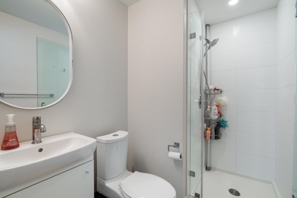 Guest Bathroom Photo of 5 531 E 16th Avenue, Vancouver, BC