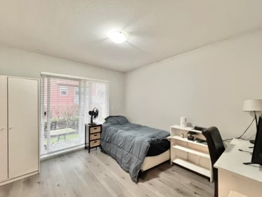 Primary Bathroom Photo of 44 15168 36 Avenue, Surrey, BC
