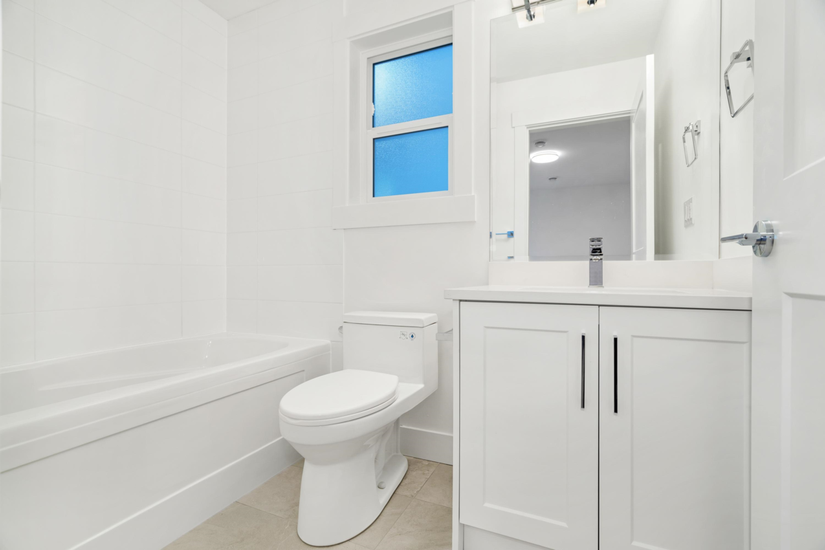 Hallway Photo of 13 9762 182a Street, Surrey, BC