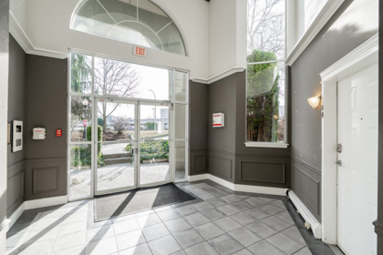 322 32725 George Ferguson Way, Abbotsford, BC, Abbotsford — Apartment/Condo for sale
