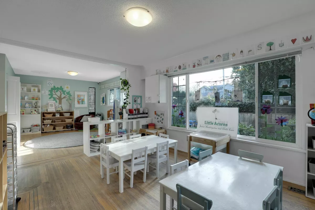 Living Room Photo of 1554 Stevens Street, White Rock, BC