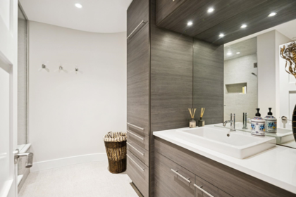 Entry Foyer Photo of 4828 Northwood Place, West Vancouver, BC