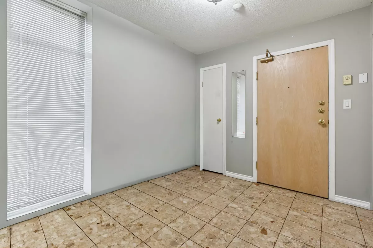 Mudroom Photo of 507 8 Laguna Court, New Westminster, BC