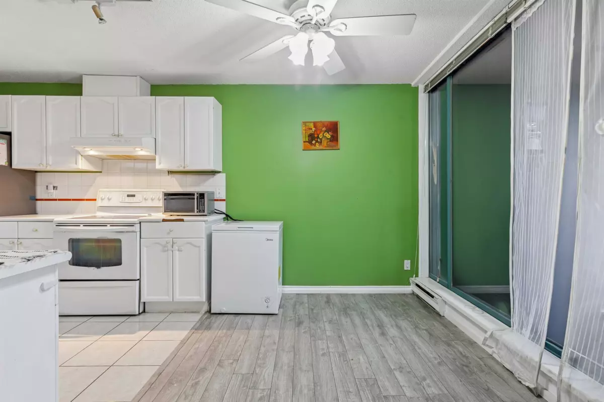 Powder Room Photo of 507 8 Laguna Court, New Westminster, BC