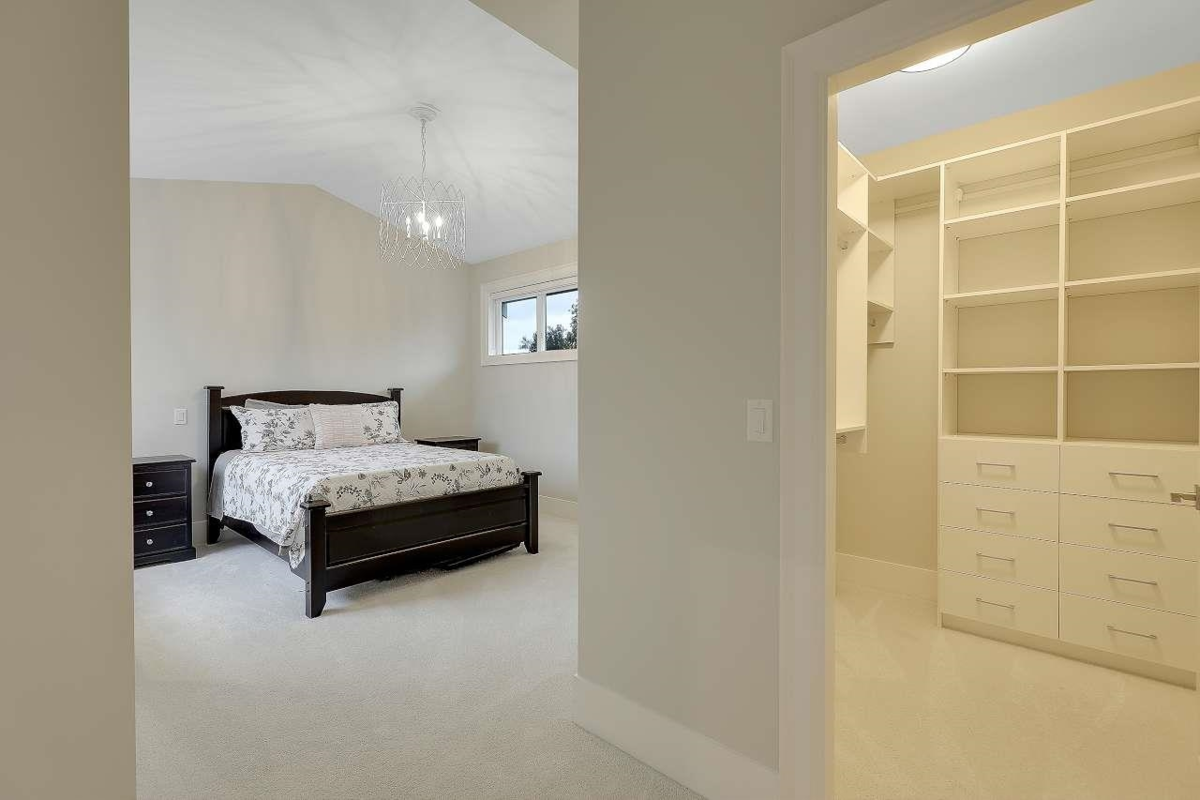 Guest Bathroom Photo of 23461 50 Avenue, Langley, BC