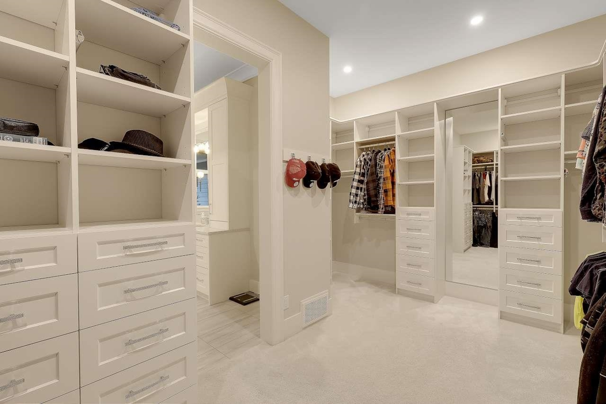 Walk-In Closet Photo of 23461 50 Avenue, Langley, BC